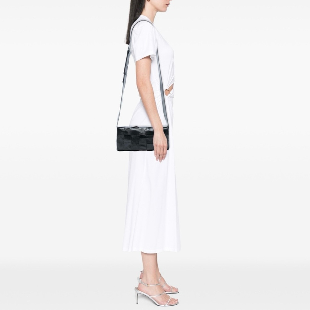 Bottega veneta black calfskin leather crossbody bag